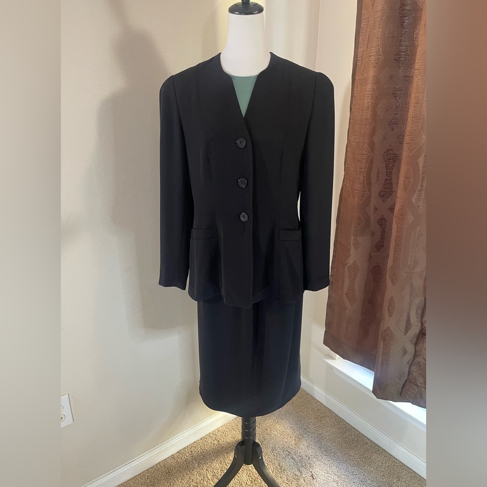 Giorgio Armani Le Collezioni Vintage Designer 2pc Skirt & Jacket Set Black
